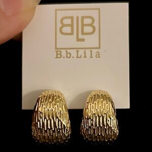NWT B.B. Lila Textured Gold Hoops